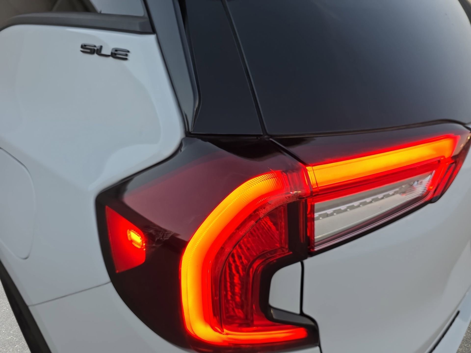 Used 2024 GMC Terrain SLE w/ Driver Convenience Package image 31