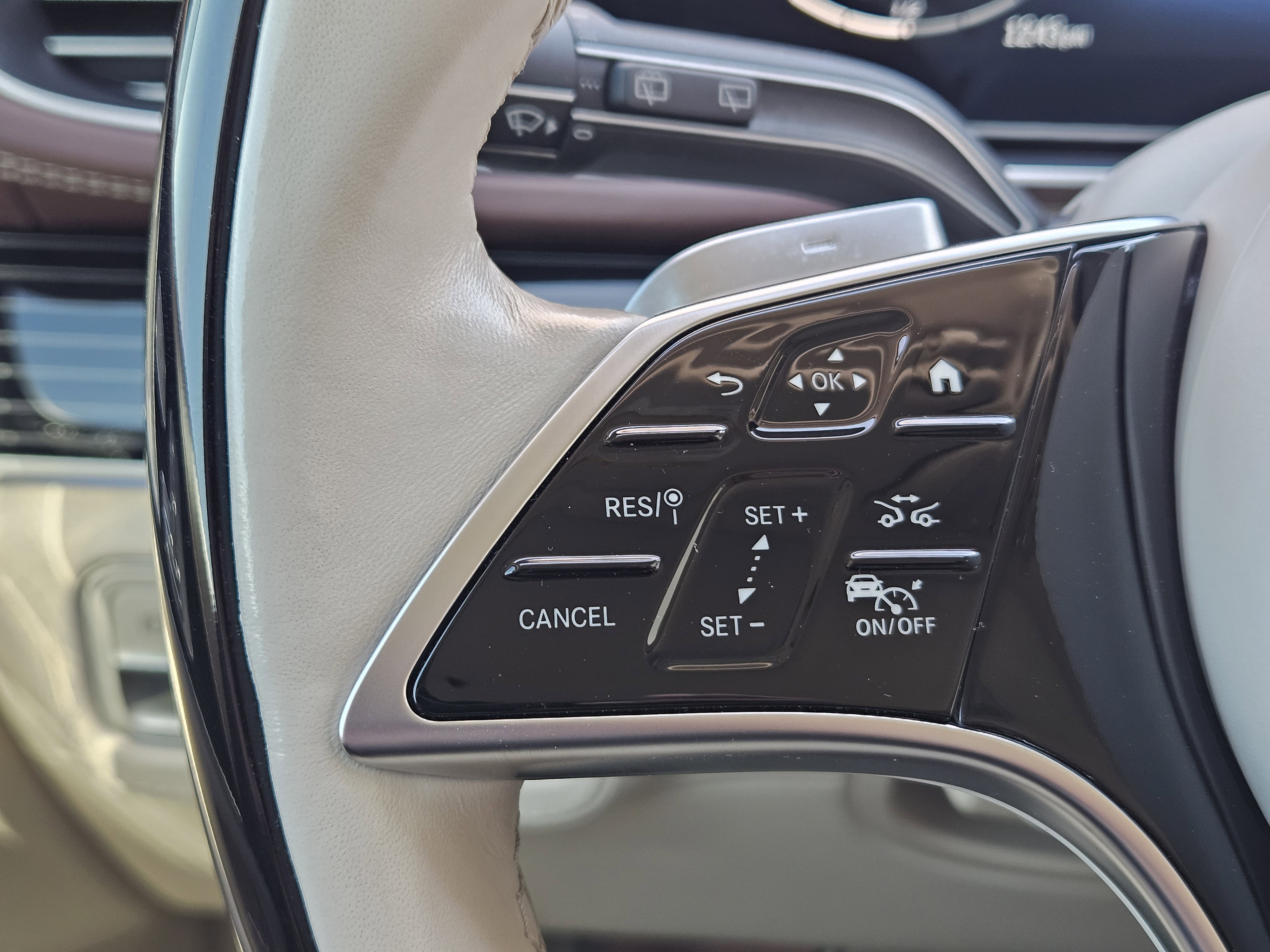 Certified 2024 Mercedes-Benz Maybach GLS 600 4MATIC image 28