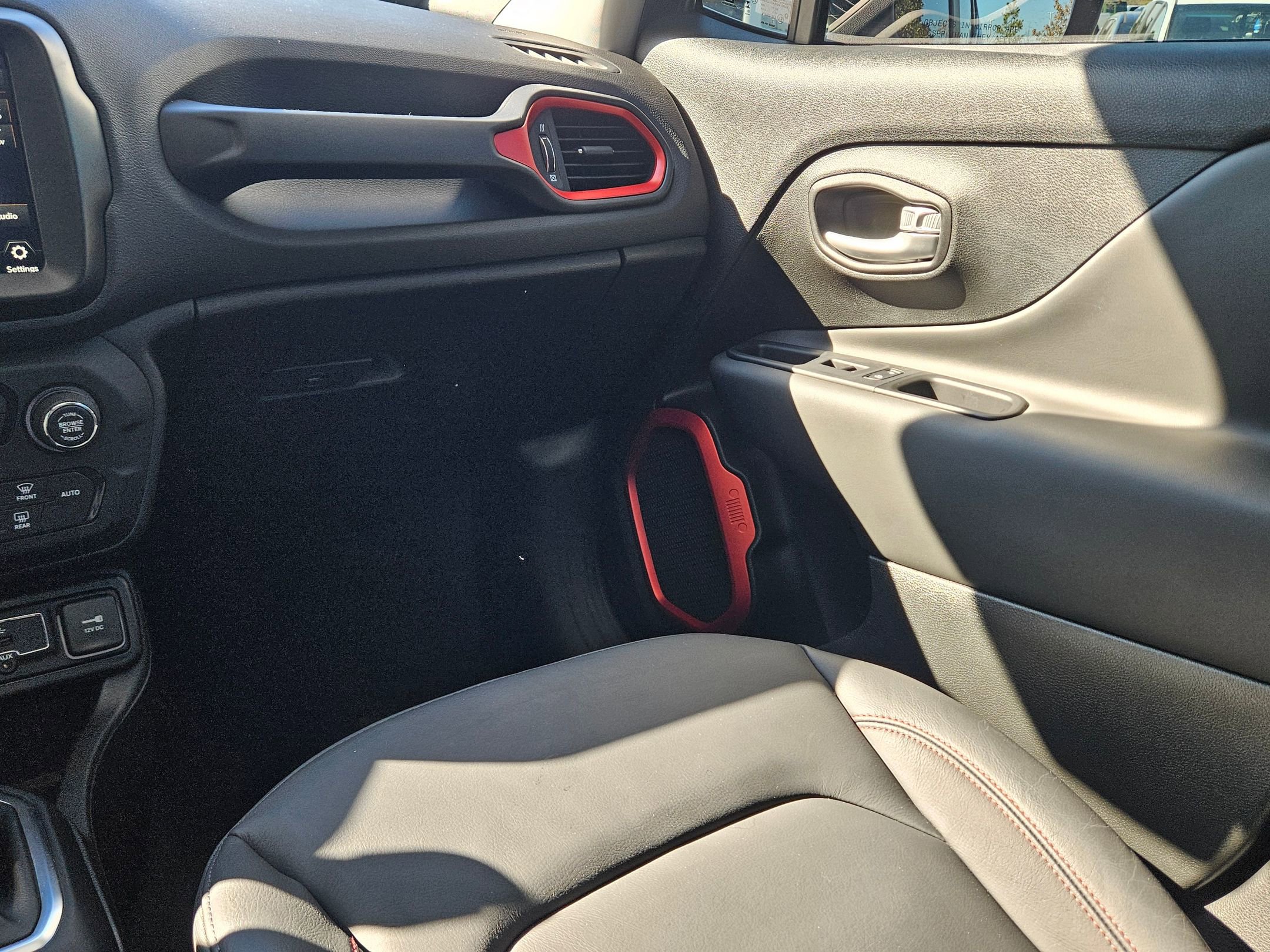 Used 2023 Jeep Renegade Trailhawk w/ Sun/Sound Group image 11