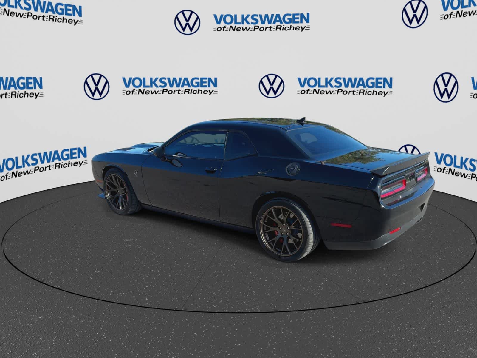 Used 2016 Dodge Challenger SRT Hellcat RWD image 8