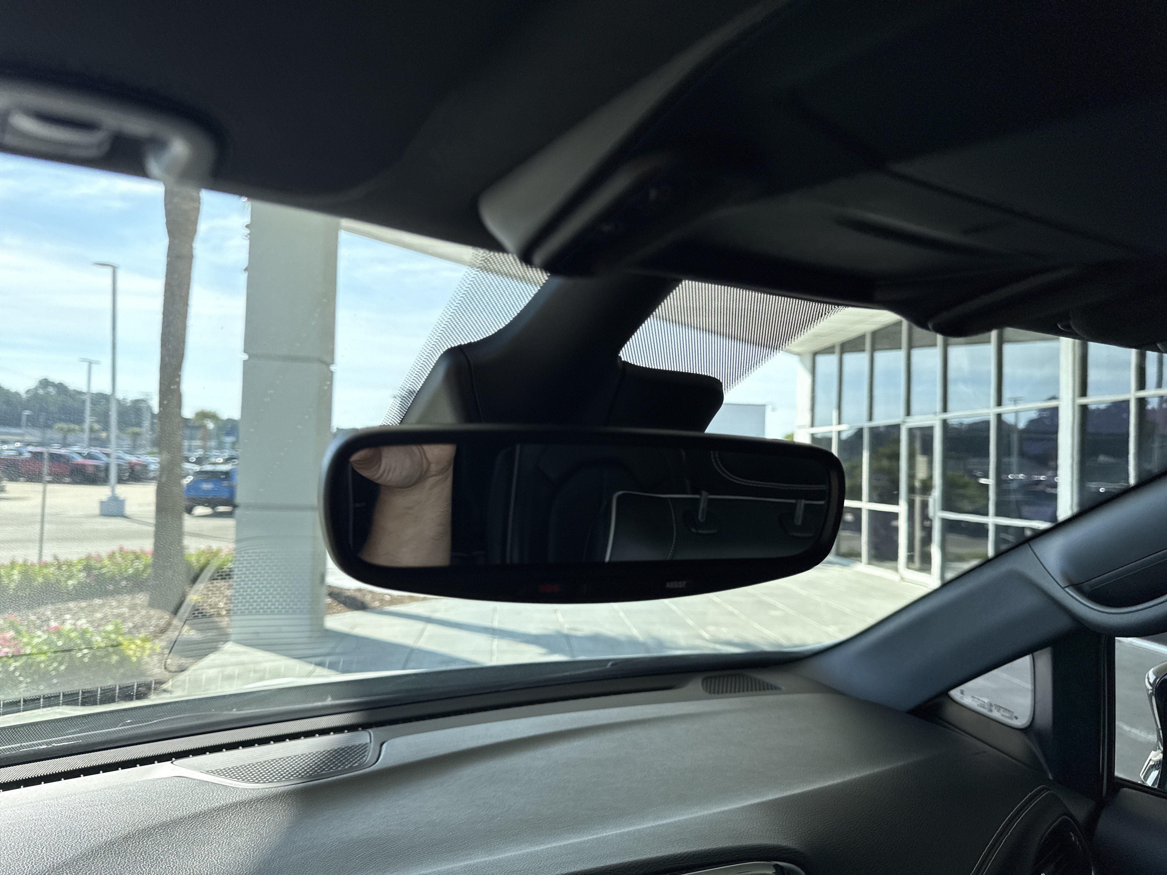 Used 2025 Chrysler Pacifica Limited FWD image 27