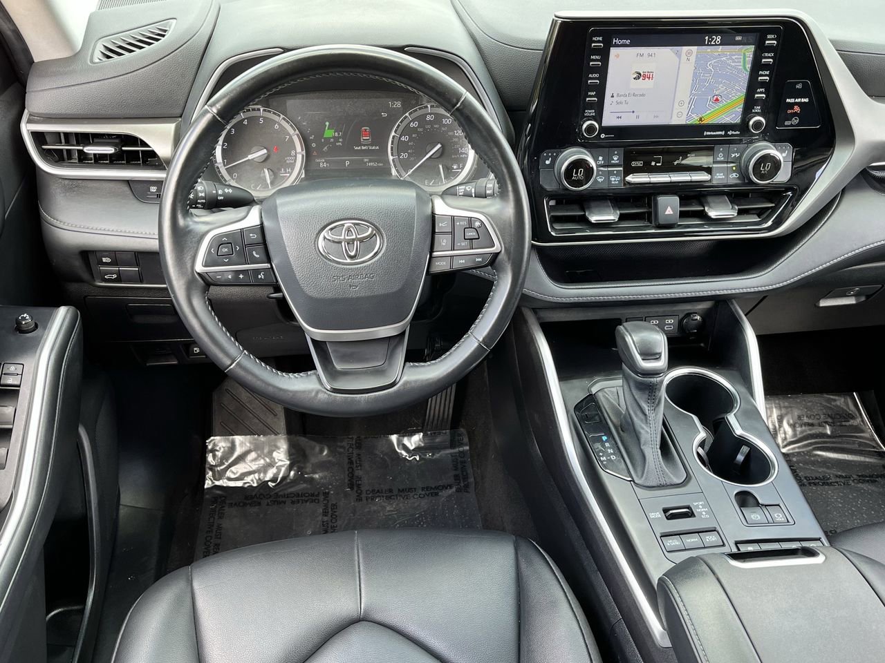 Used 2022 Toyota Highlander XLE image 10