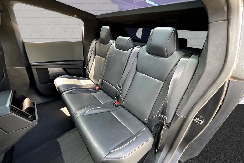 Used 2024 Tesla Cybertruck AWD Crew Cab image 17