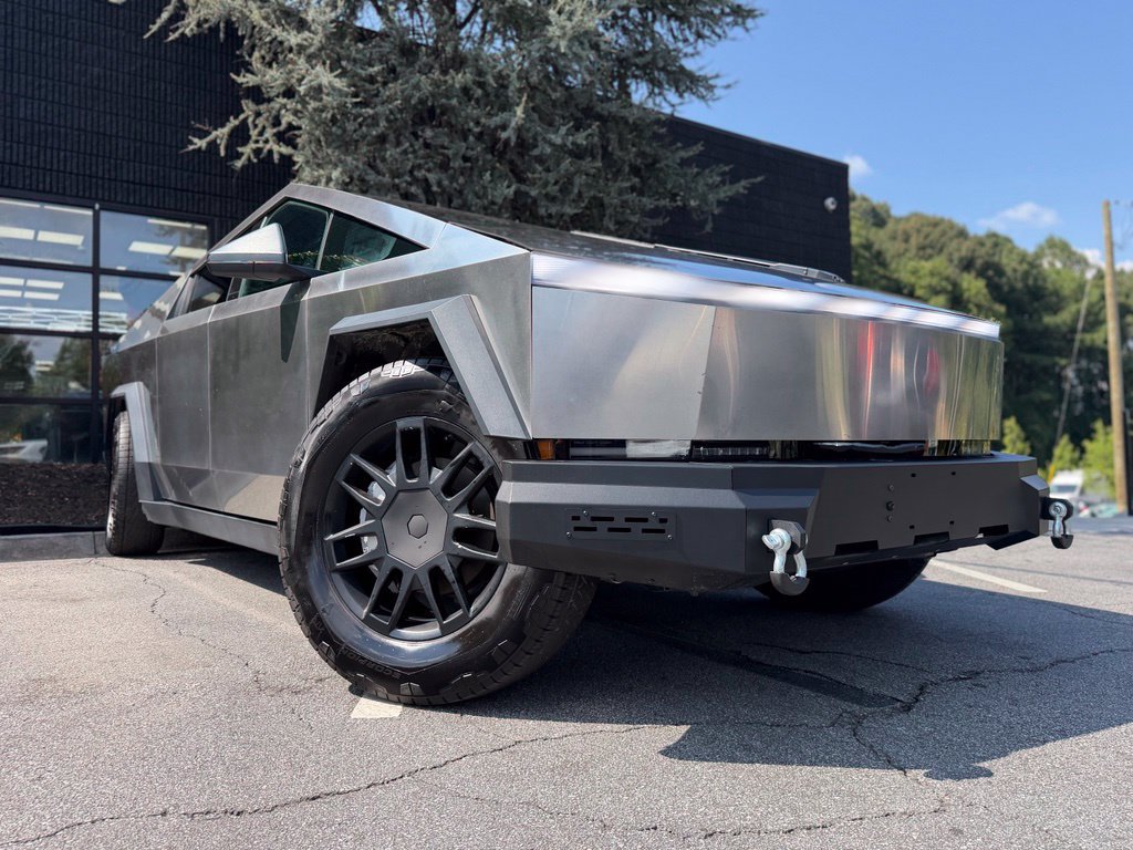 Used 2025 Tesla Cybertruck AWD Crew Cab image 8
