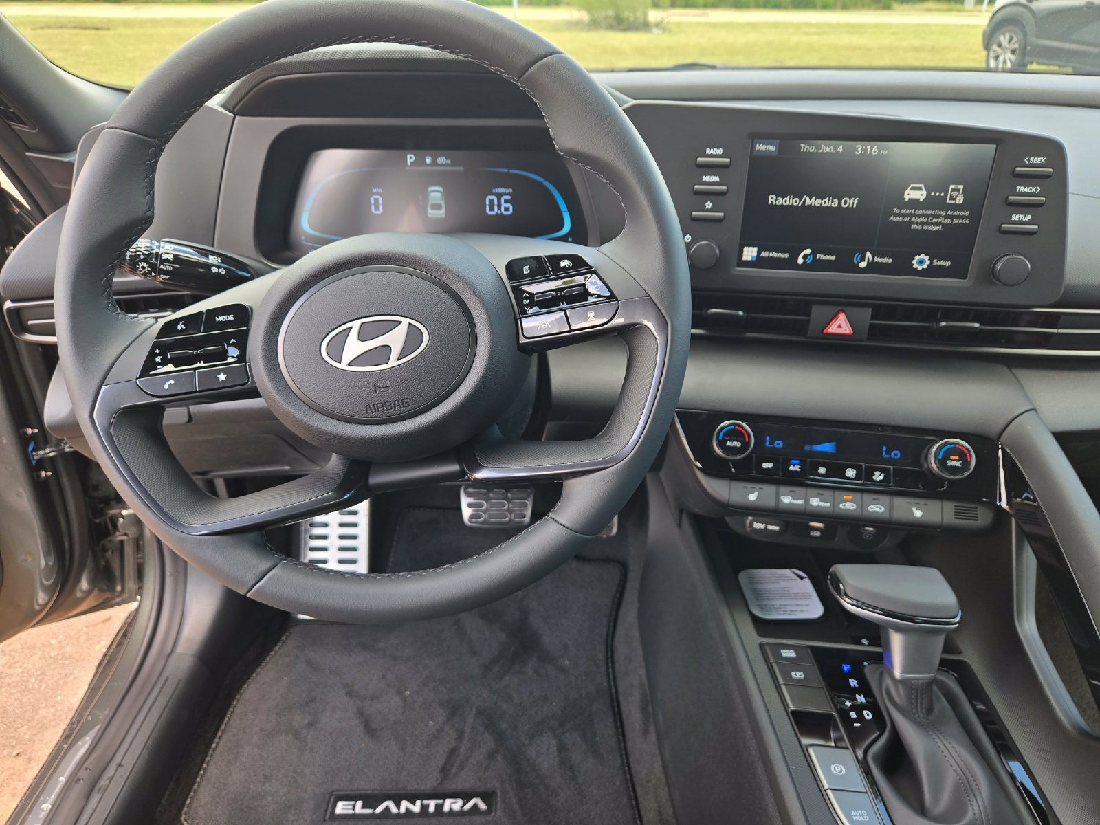 New 2026 Hyundai Elantra SEL Sport Premium FWD image 9