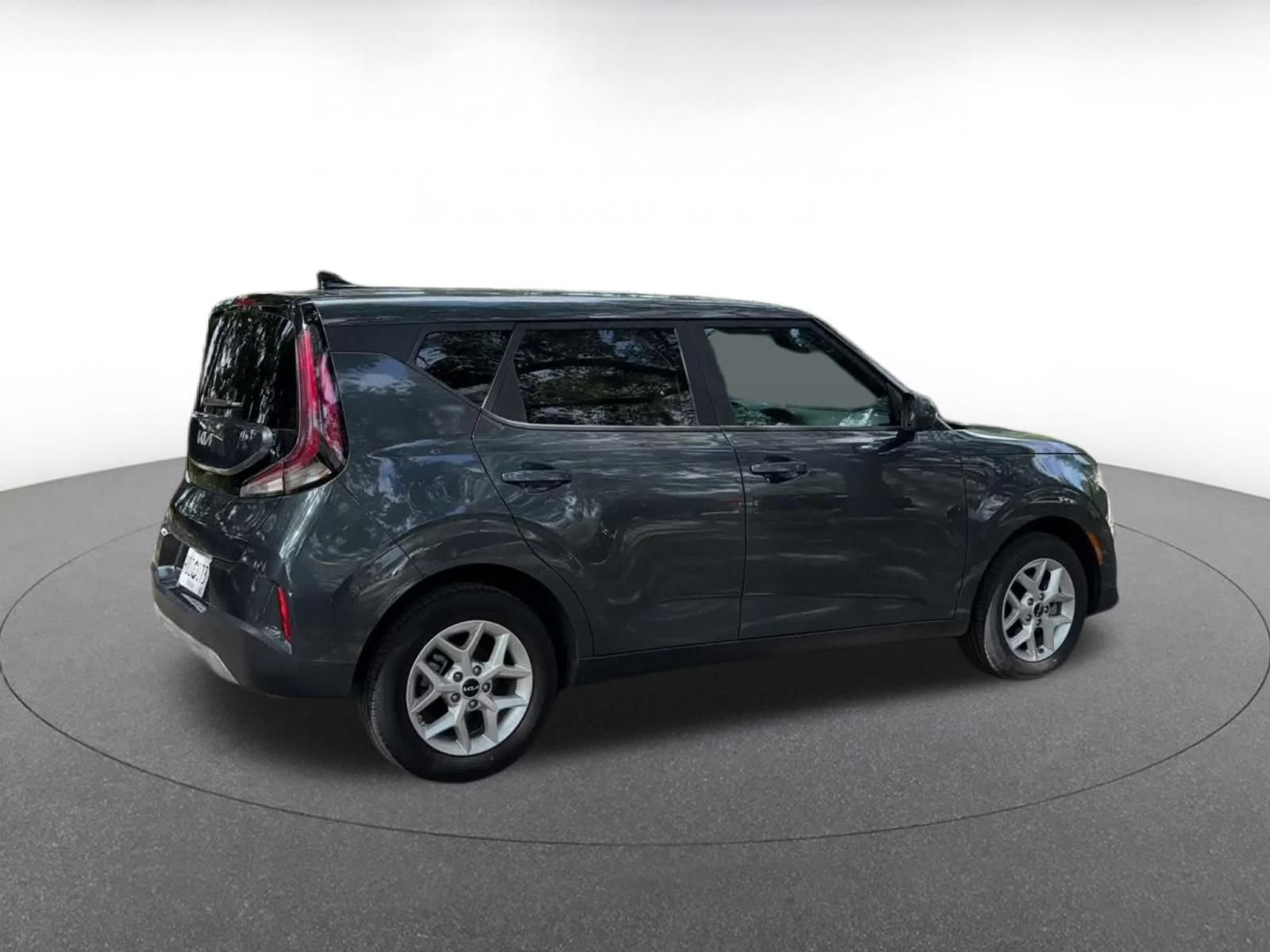 Used 2025 Kia Soul LX w/ LX Technology Package FWD image 14