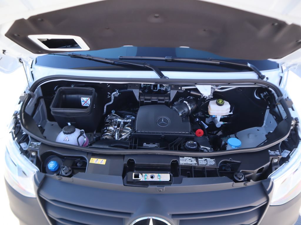 Used 2025 Mercedes-Benz Sprinter 2500 image 30