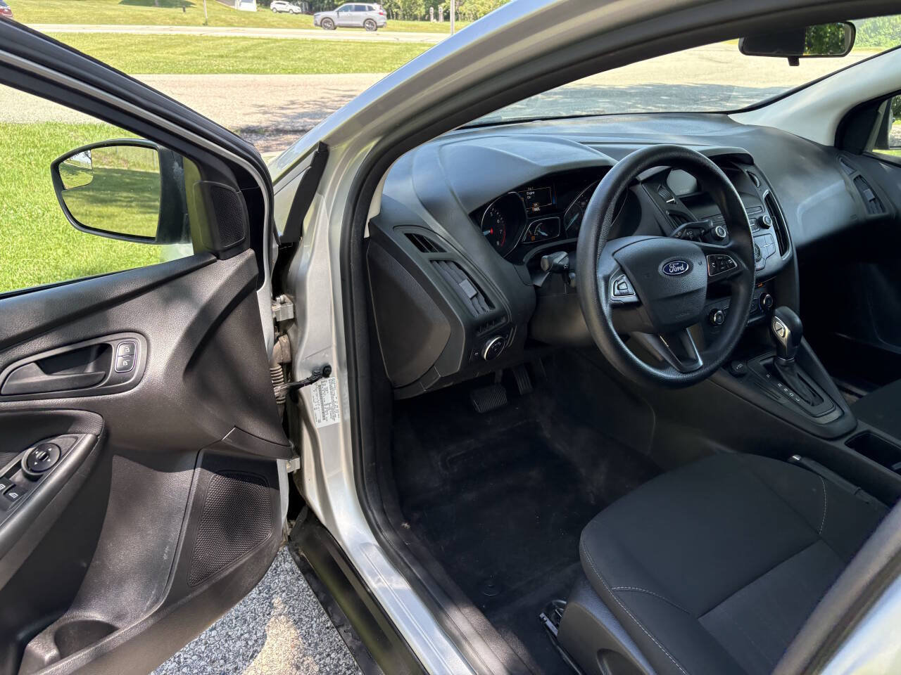 Used 2018 Ford Focus S FWD image 11