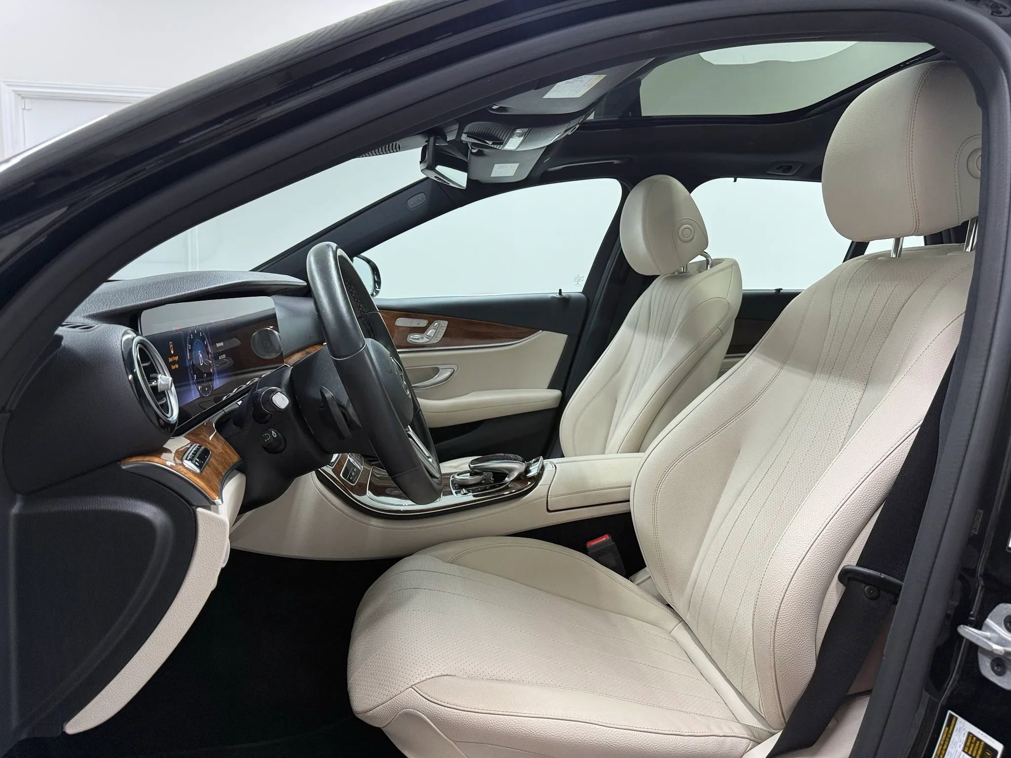 Used 2020 Mercedes-Benz E 450 4MATIC Wagon image 13