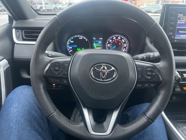 Used 2022 Toyota RAV4 SE image 32