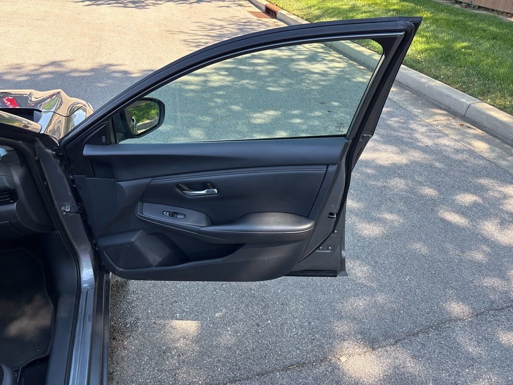 Used 2024 Nissan Sentra SV FWD image 35