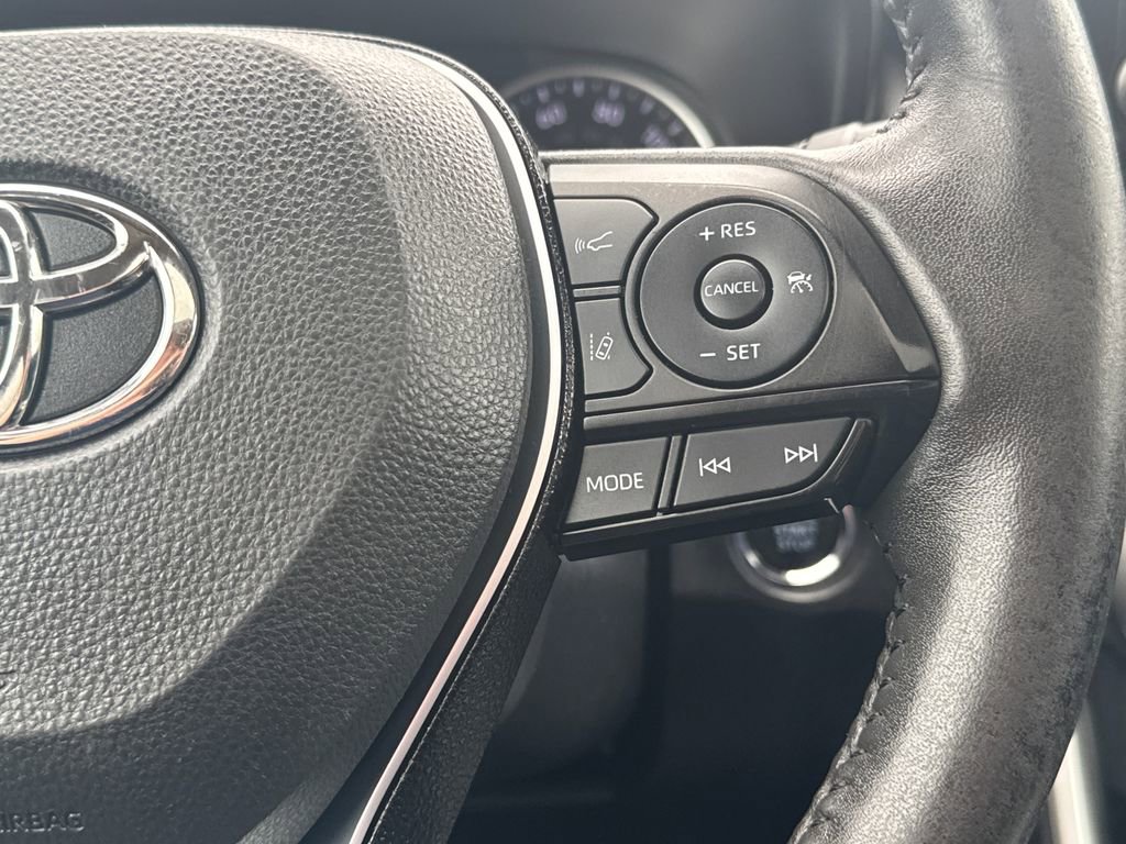 Used 2021 Toyota RAV4 XLE w/ Convenience Package image 23