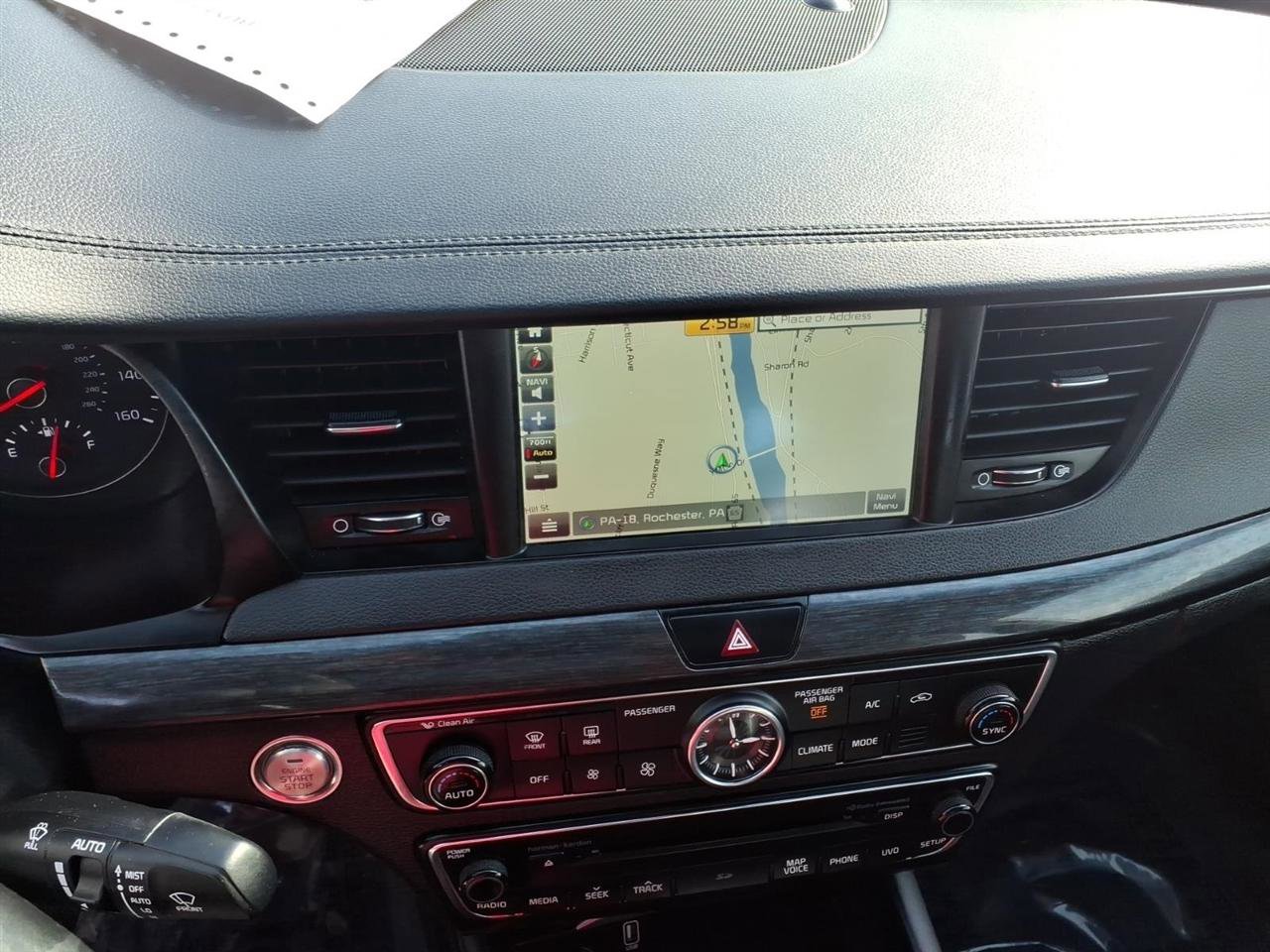 Used 2018 Kia Cadenza Limited image 9