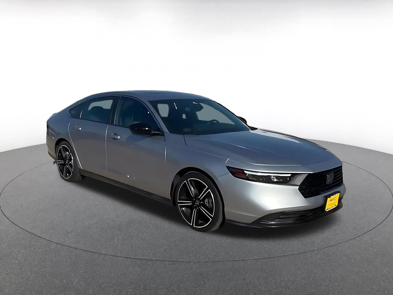 Used 2023 Honda Accord Sport image 2