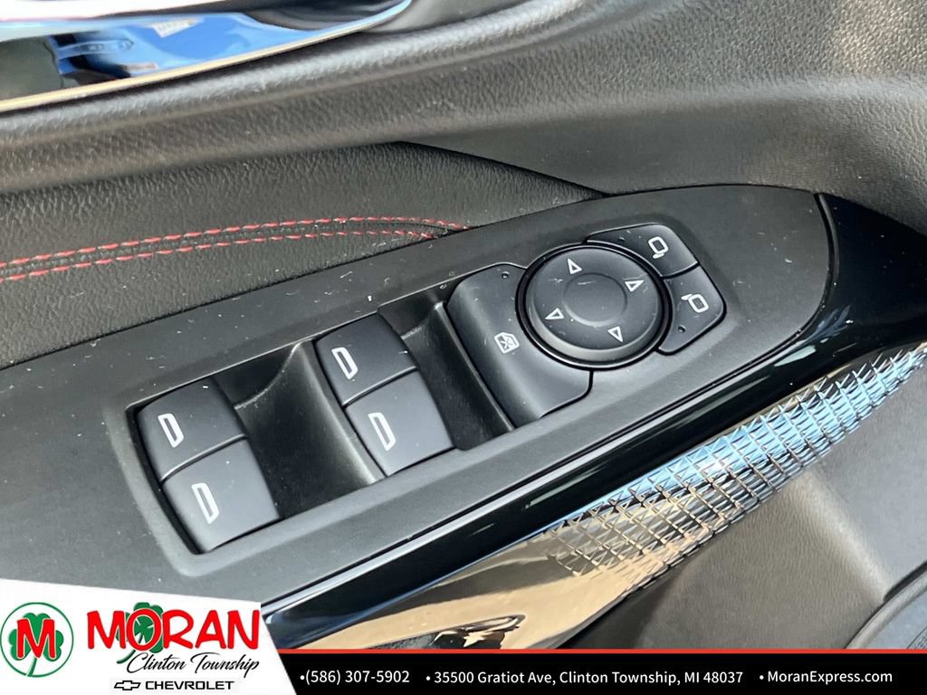 Certified 2024 Chevrolet Trax RS w/ Sunroof Package FWD image 17