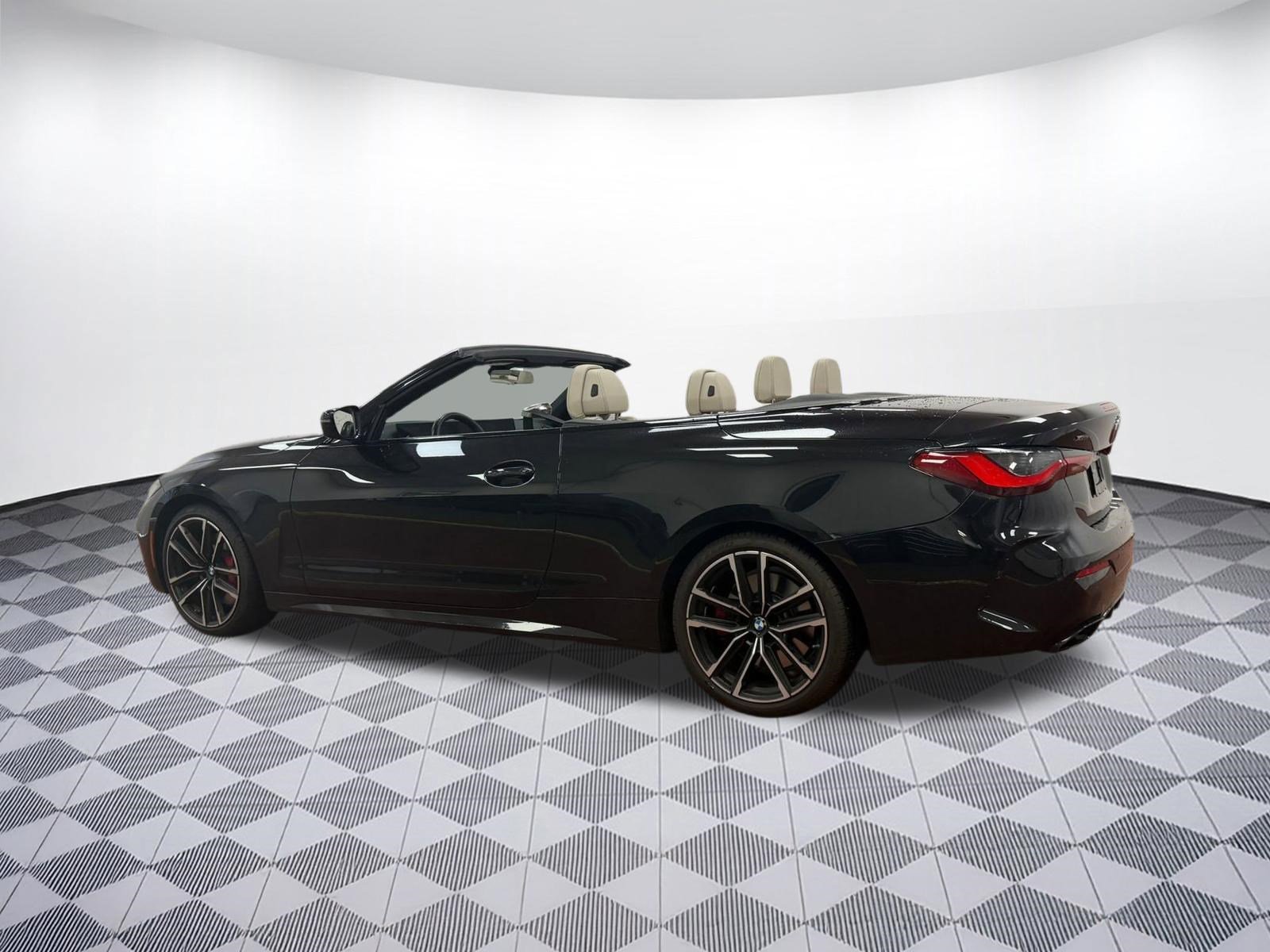Certified 2024 BMW 440i xDrive Convertible w/ Premium Package image 3