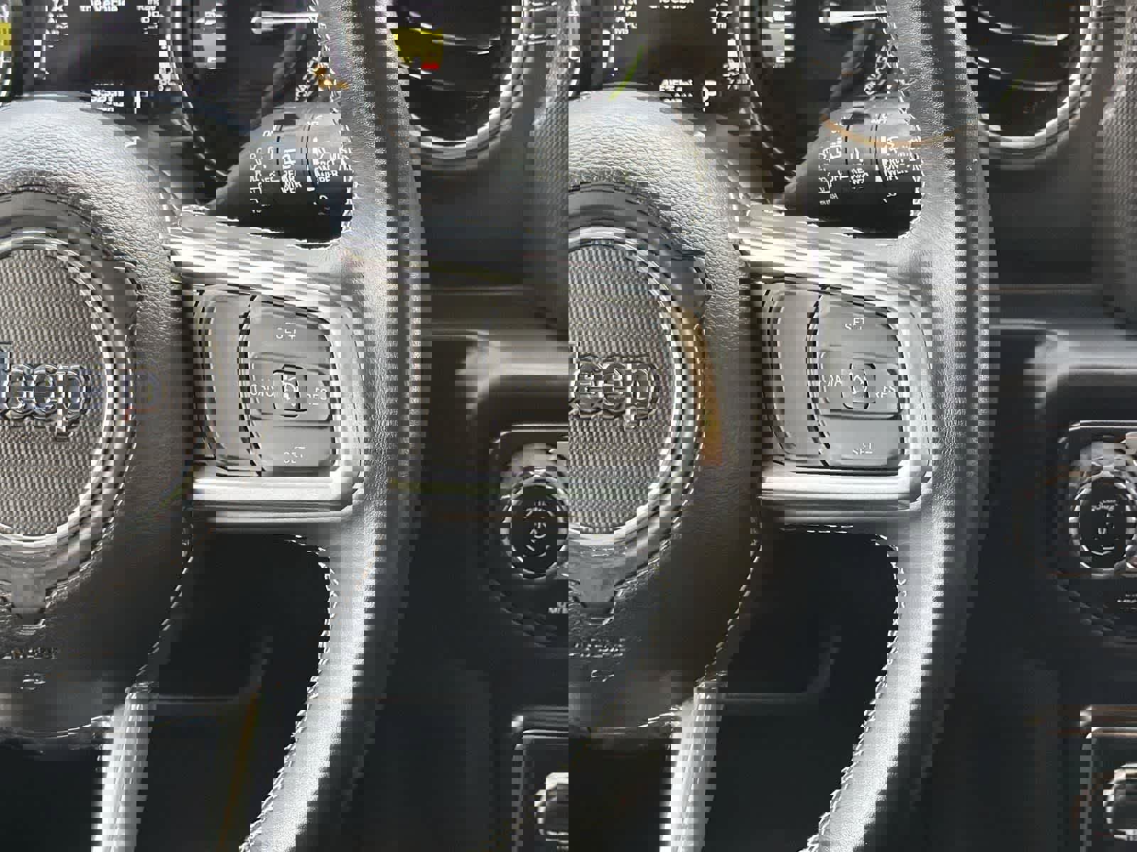 Used 2022 Jeep Wrangler Unlimited Sahara w/ Cold Weather Group image 13