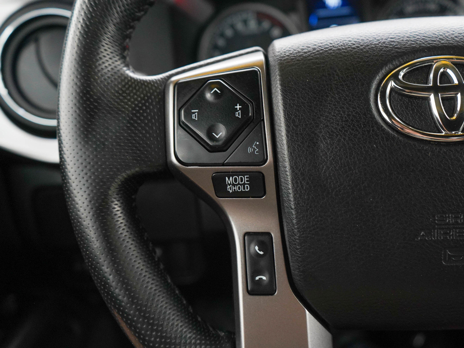 Used 2022 Toyota Tacoma Limited AWD/4WD image 24