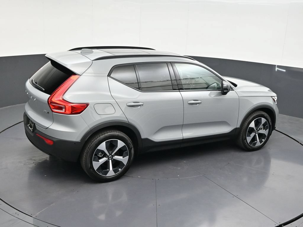 New 2026 Volvo XC40 B5 Plus w/ Protection Package Premier AWD/4WD image 17