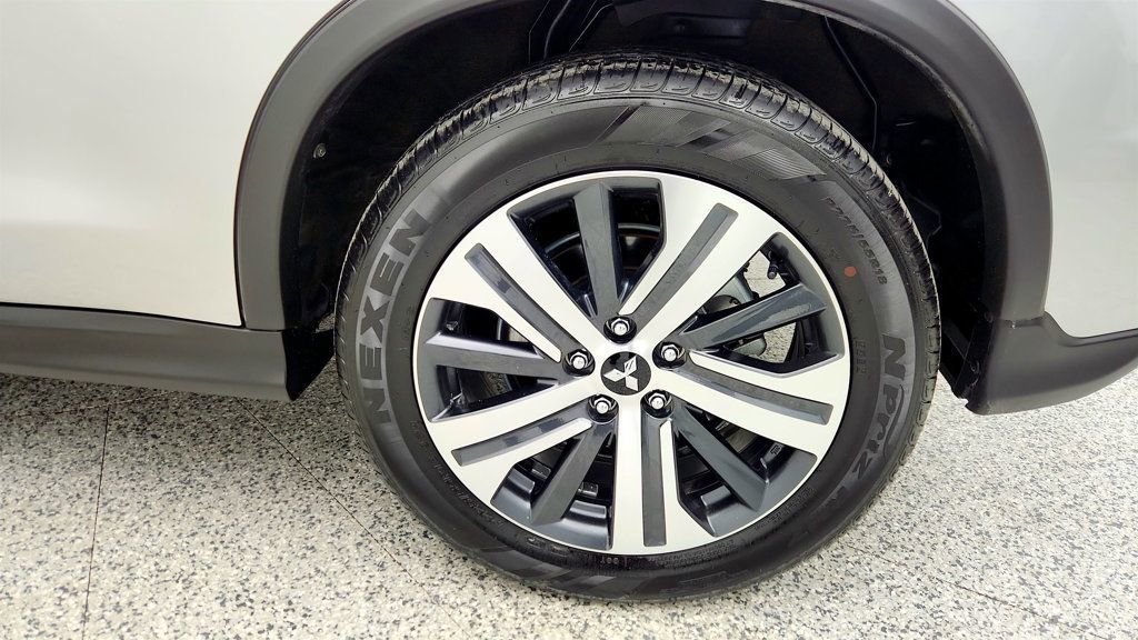 Used 2025 Mitsubishi Outlander Sport AWD image 9
