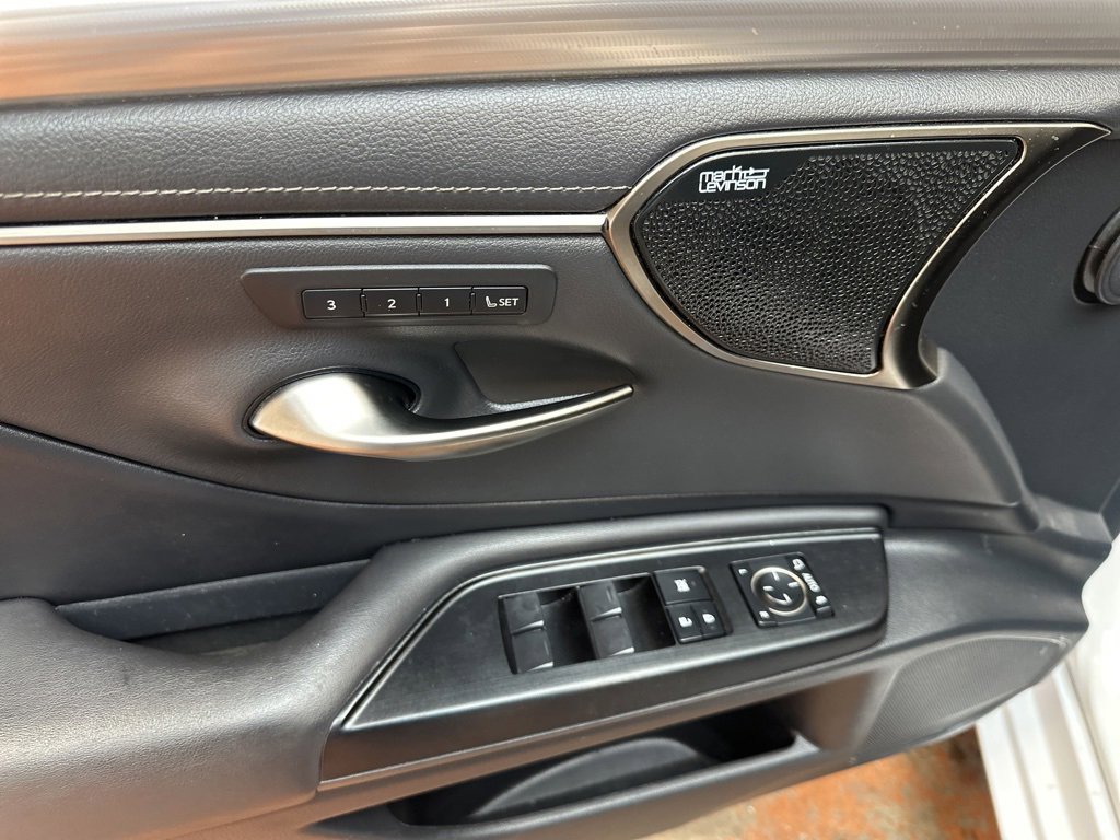 Used 2020 Lexus ES 350 F Sport image 24