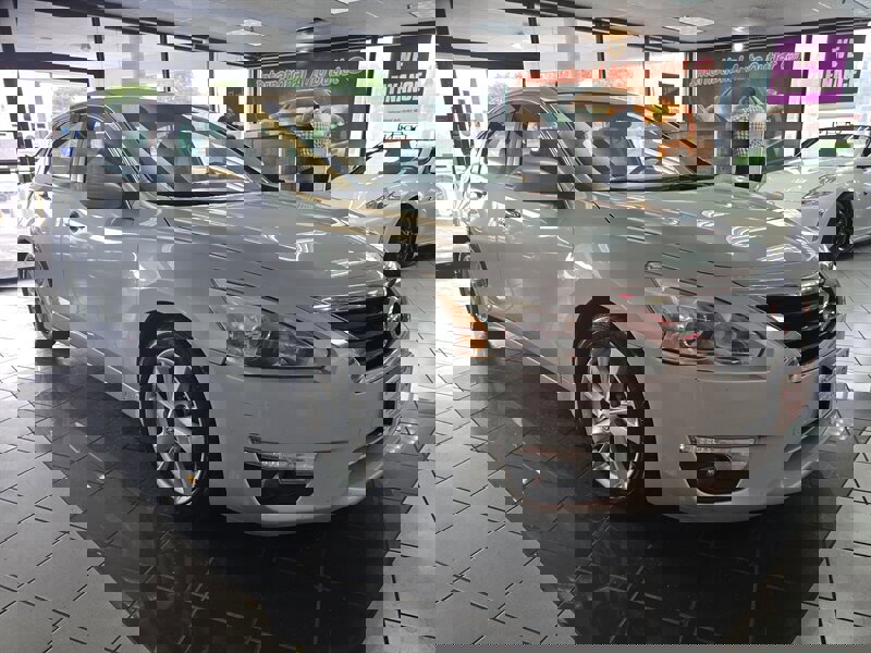 Used 2015 Nissan Altima 2.5 SV image 3