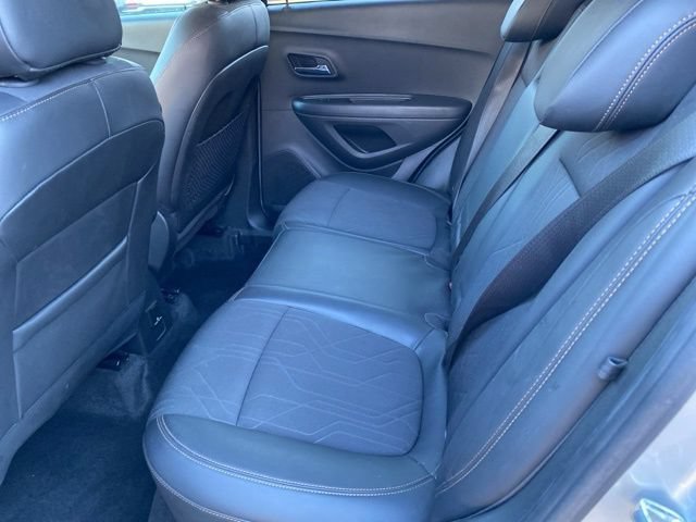Used 2020 Chevrolet Trax LT w/ LT Convenience Package AWD/4WD image 20