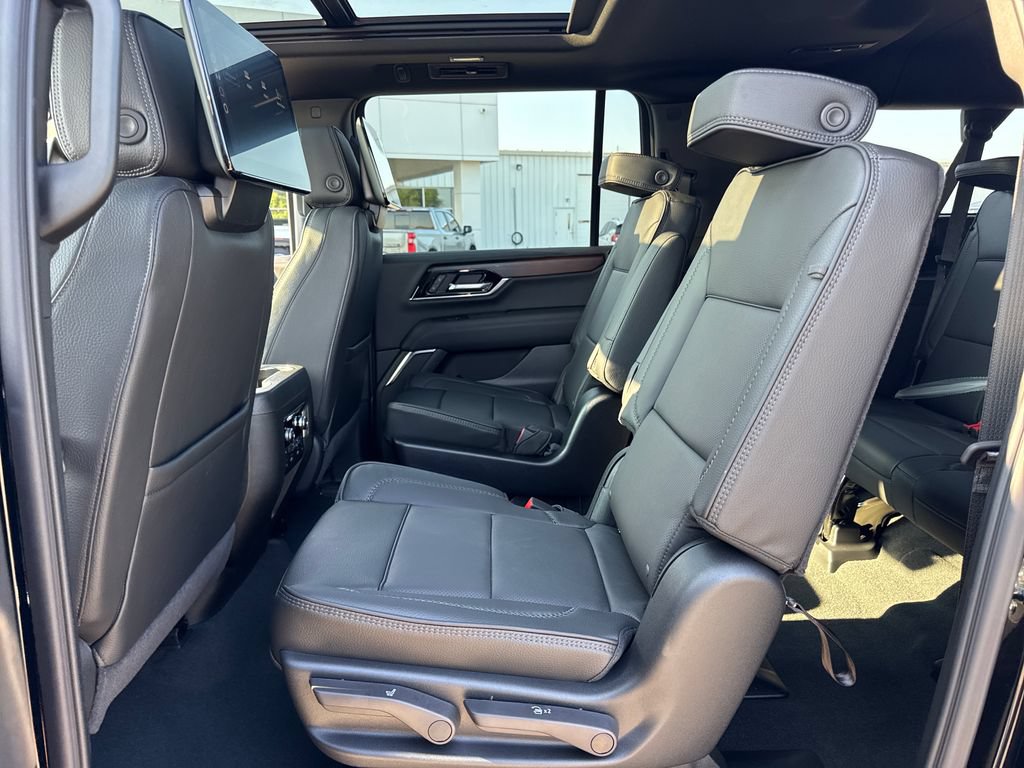 New 2026 GMC Yukon XL Denali w/ Denali Reserve Package AWD/4WD image 11