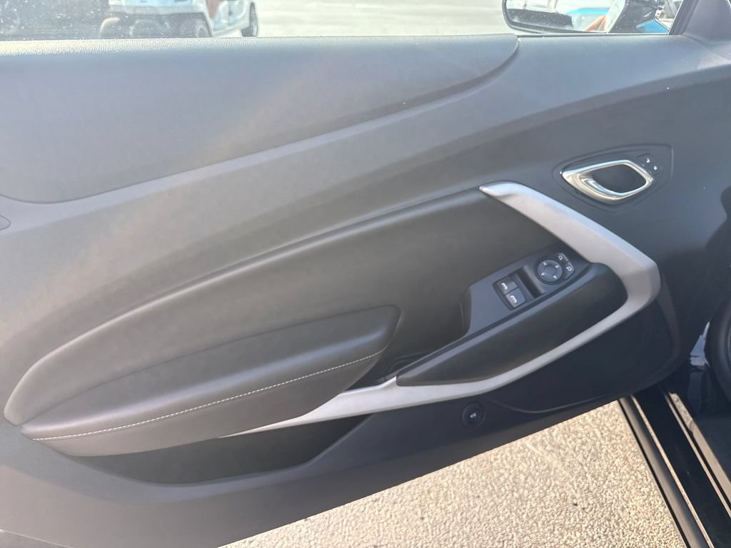 Used 2021 Chevrolet Camaro LT RWD image 11