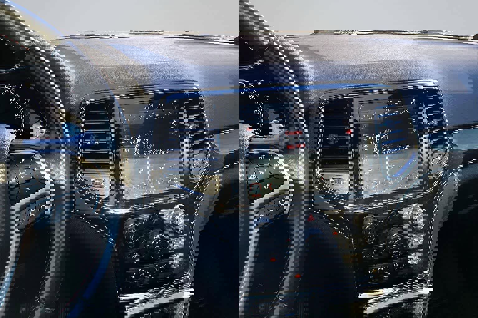 Used 2020 Jeep Grand Cherokee Trailhawk w/ Trailhawk Luxury Group AWD/4WD image 16