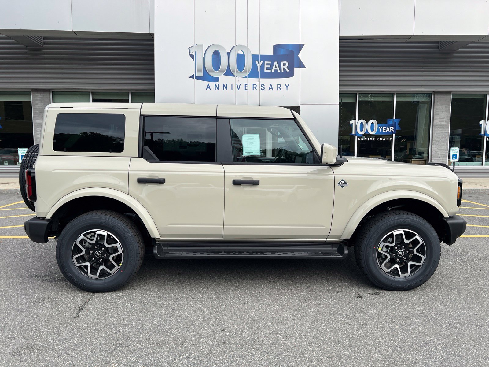 New 2026 Ford Bronco Outer Banks AWD/4WD image 8