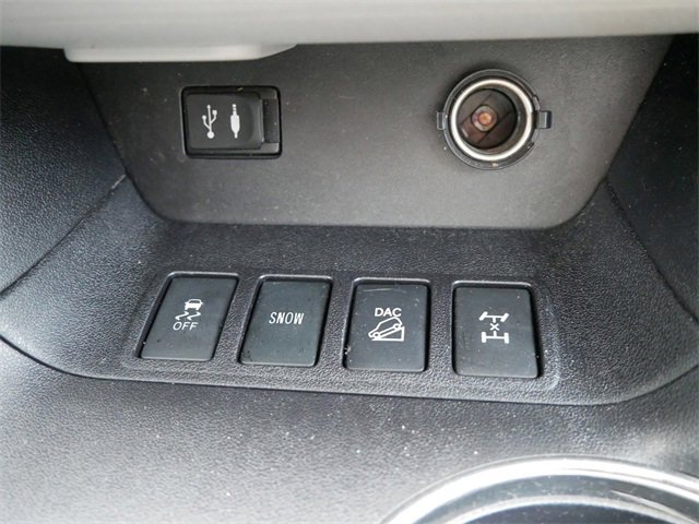 Used 2015 Toyota Highlander Limited image 25