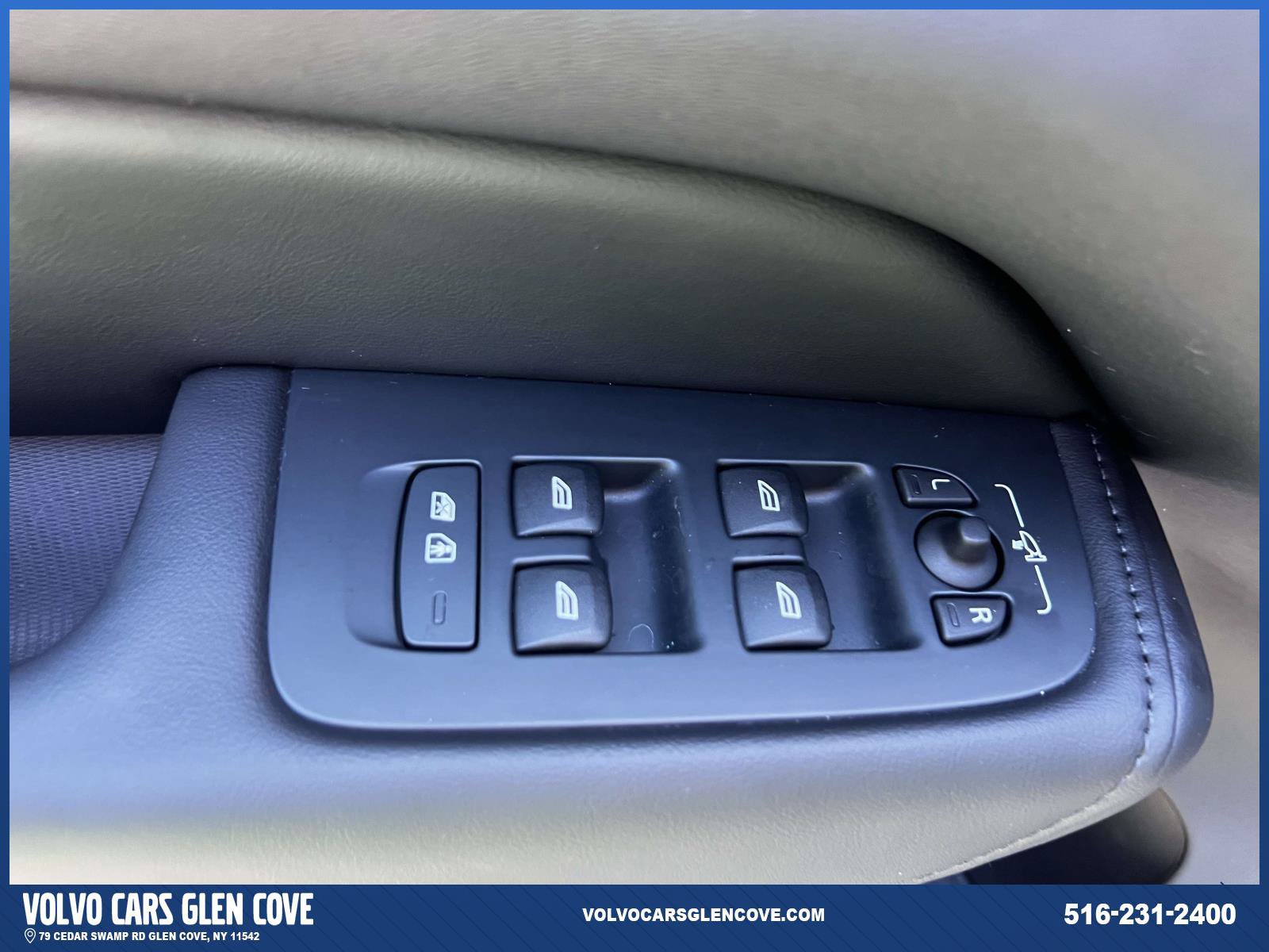 Certified 2024 Volvo XC60 B5 Plus w/ Climate Package AWD/4WD image 17