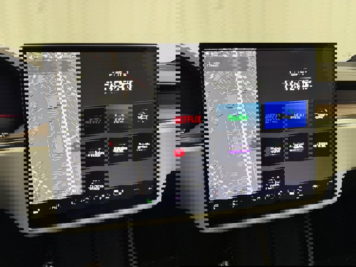 Used 2022 Tesla Model X image 30