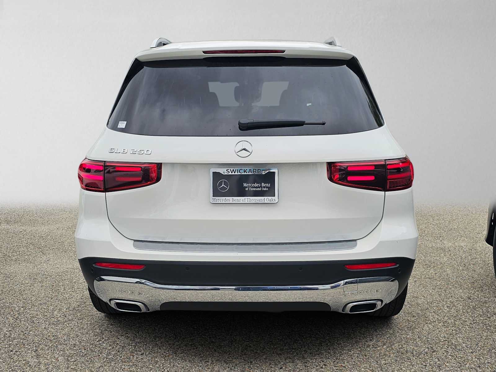 New 2026 Mercedes-Benz GLB 250 image 4