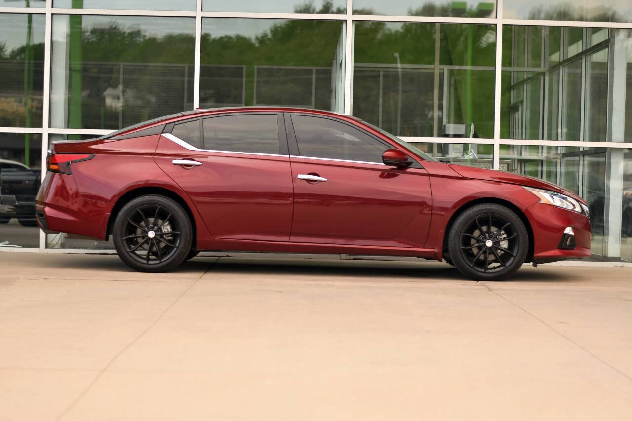 Used 2022 Nissan Altima 2.5 Platinum AWD/4WD image 8