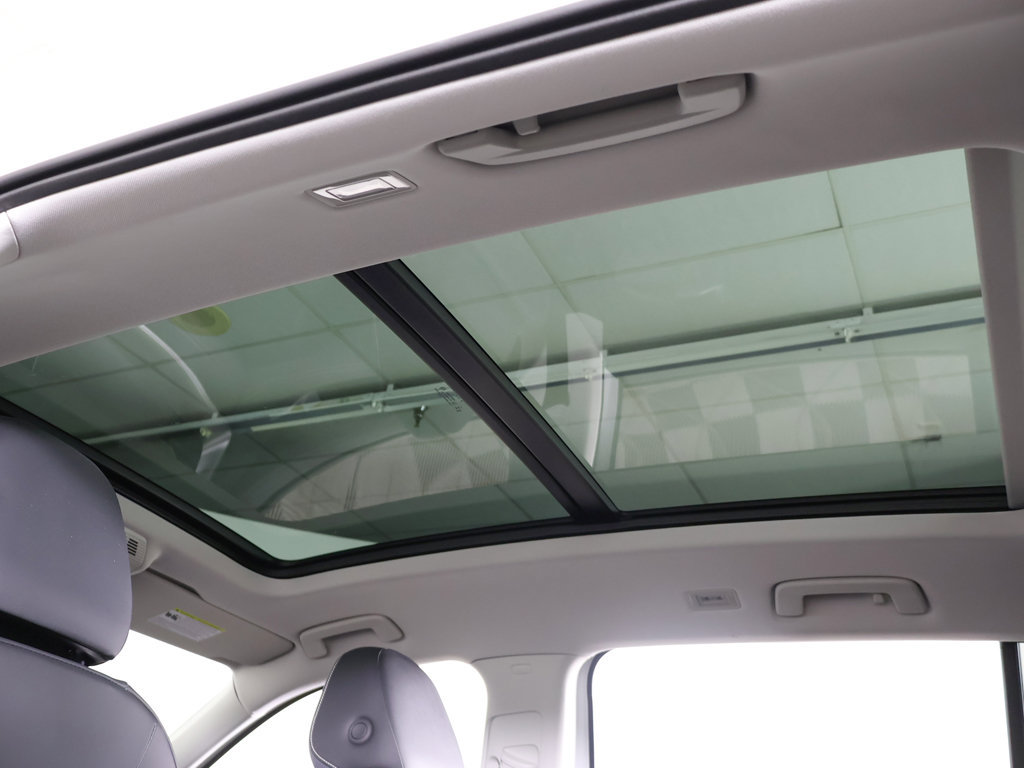 Used 2025 Volkswagen Tiguan SE w/ Panoramic Sunroof Package AWD/4WD image 20