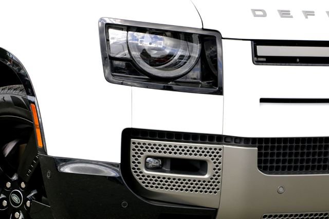 Used 2022 Land Rover Defender 90 X-Dynamic HSE image 3