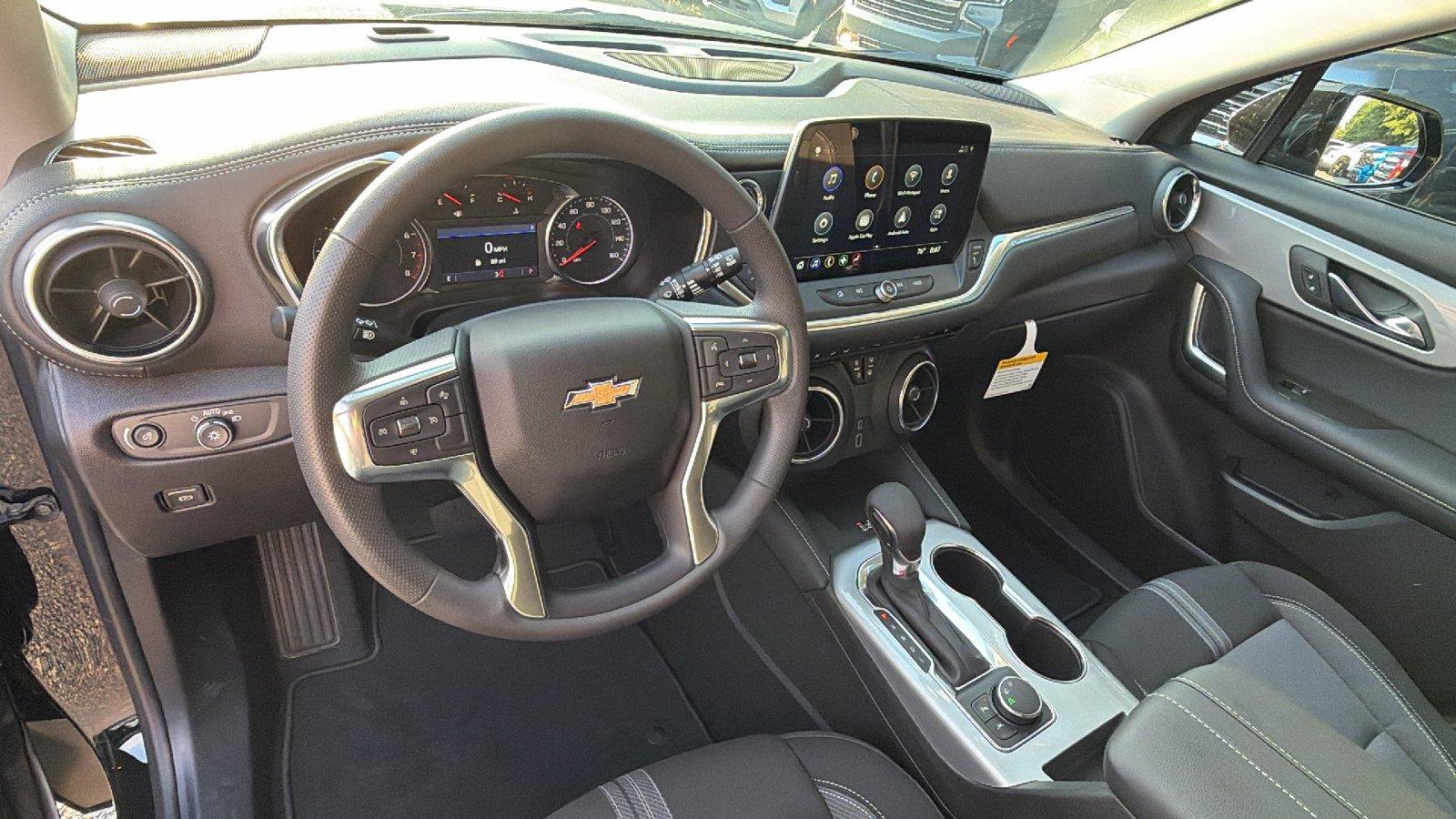 New 2026 Chevrolet Blazer LT w/ Convenience Package FWD image 3