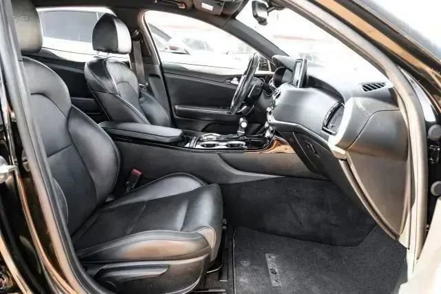Used 2021 Kia Stinger GT-Line image 40