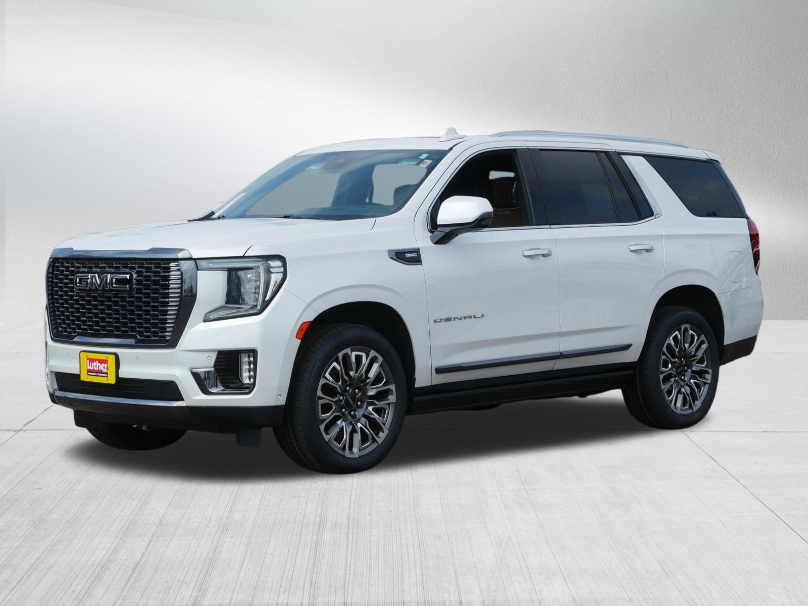Used 2023 GMC Yukon Denali Ultimate w/ LPO, Floor Liner Package AWD/4WD image 3