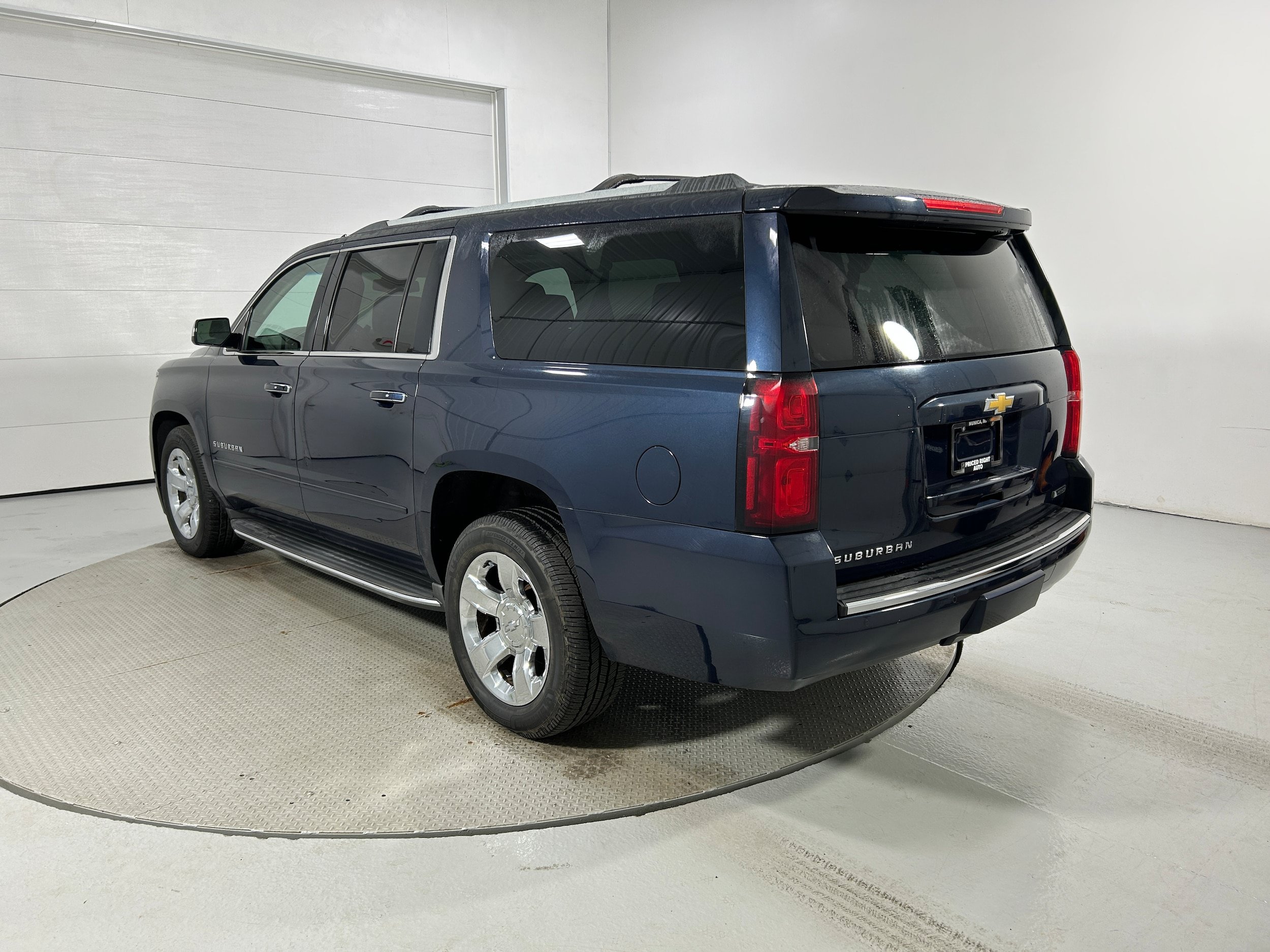 Used 2017 Chevrolet Suburban Premier AWD/4WD image 23