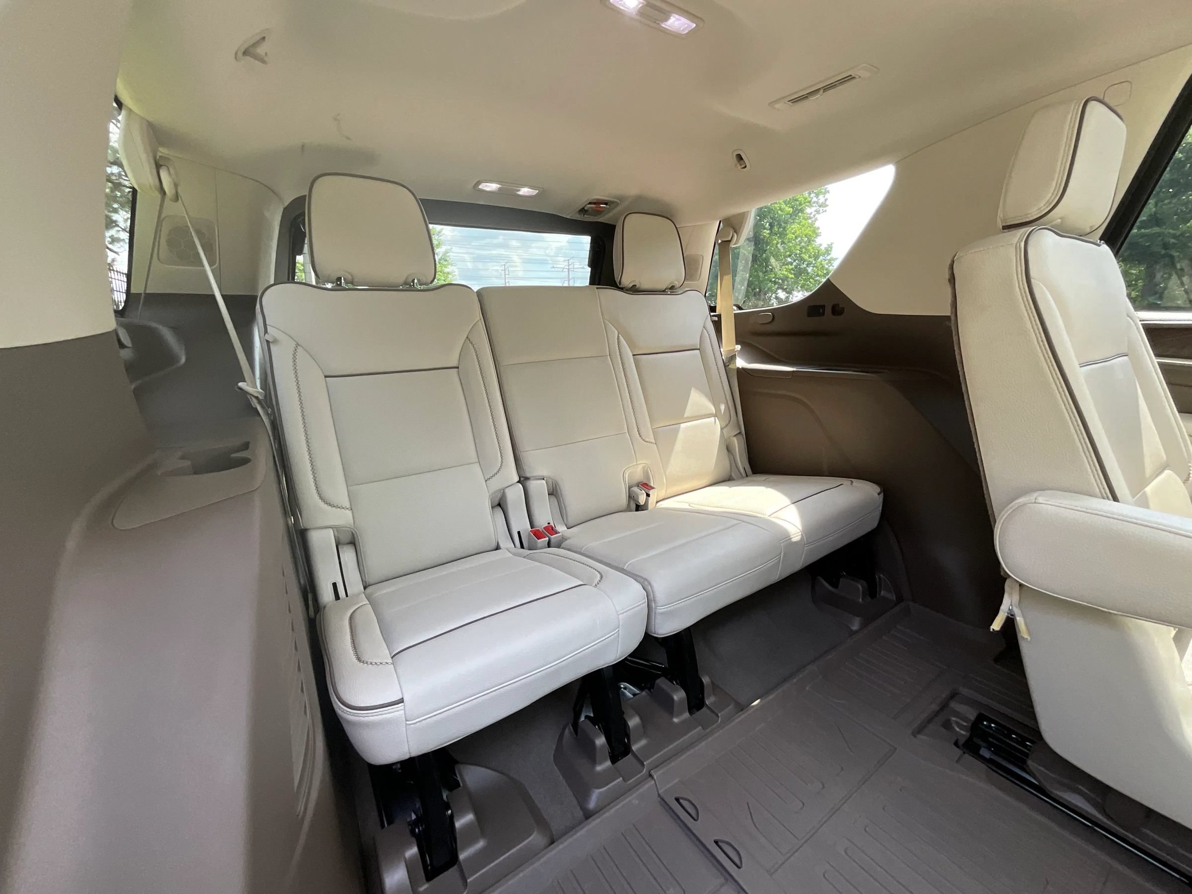 Used 2021 GMC Yukon Denali w/ Denali Premium Package AWD/4WD image 19