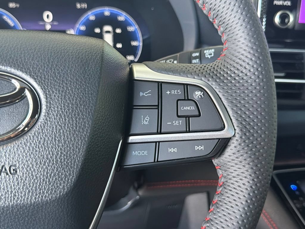 New 2026 Toyota Sienna XSE FWD image 23