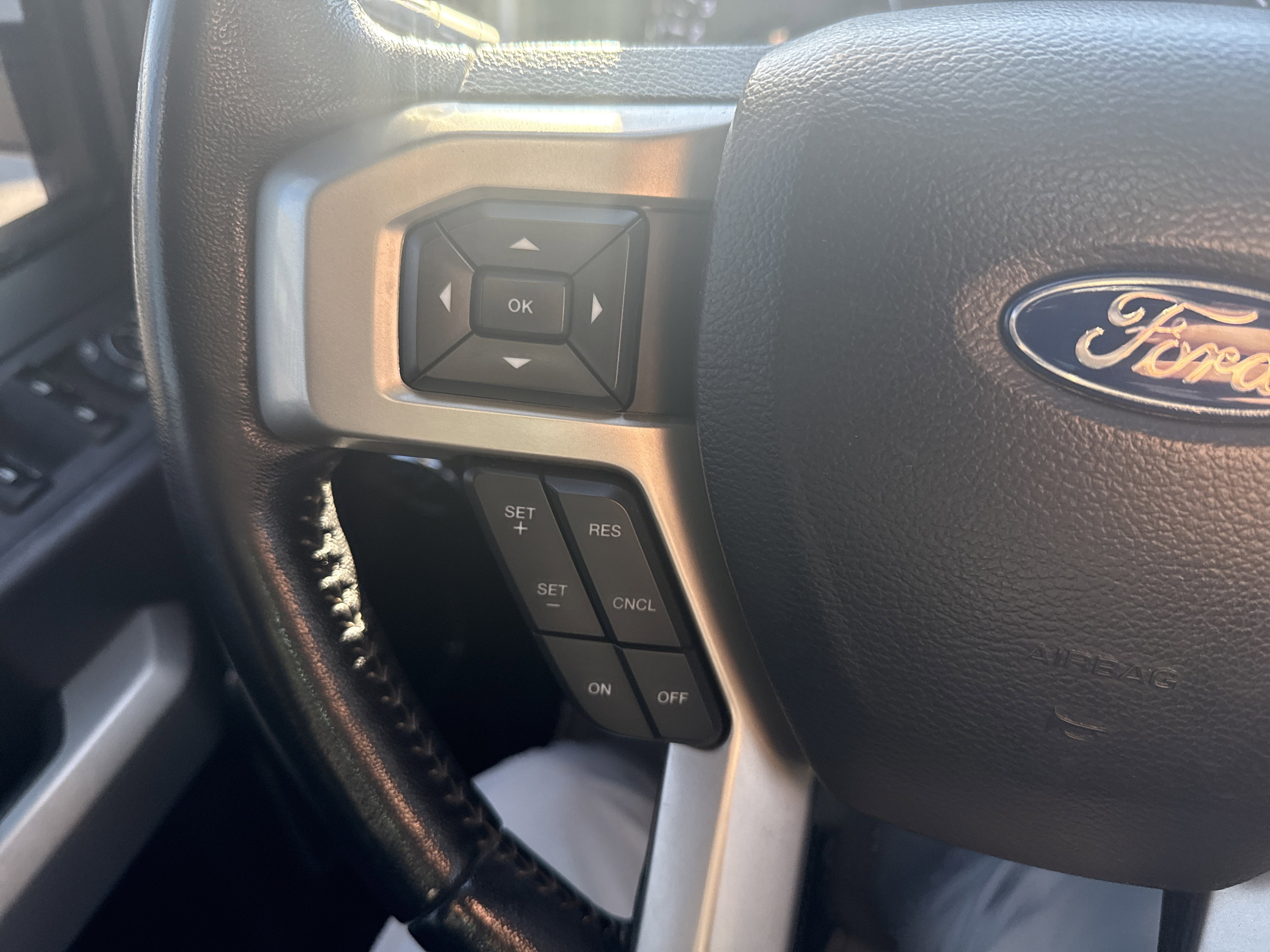 Used 2021 Ford F350 Lariat w/ Chrome Package image 18