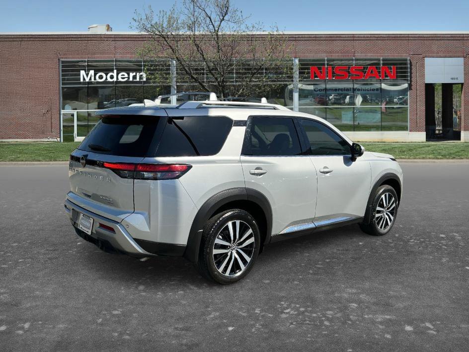 Certified 2024 Nissan Pathfinder Platinum w/ Cargo Package image 4