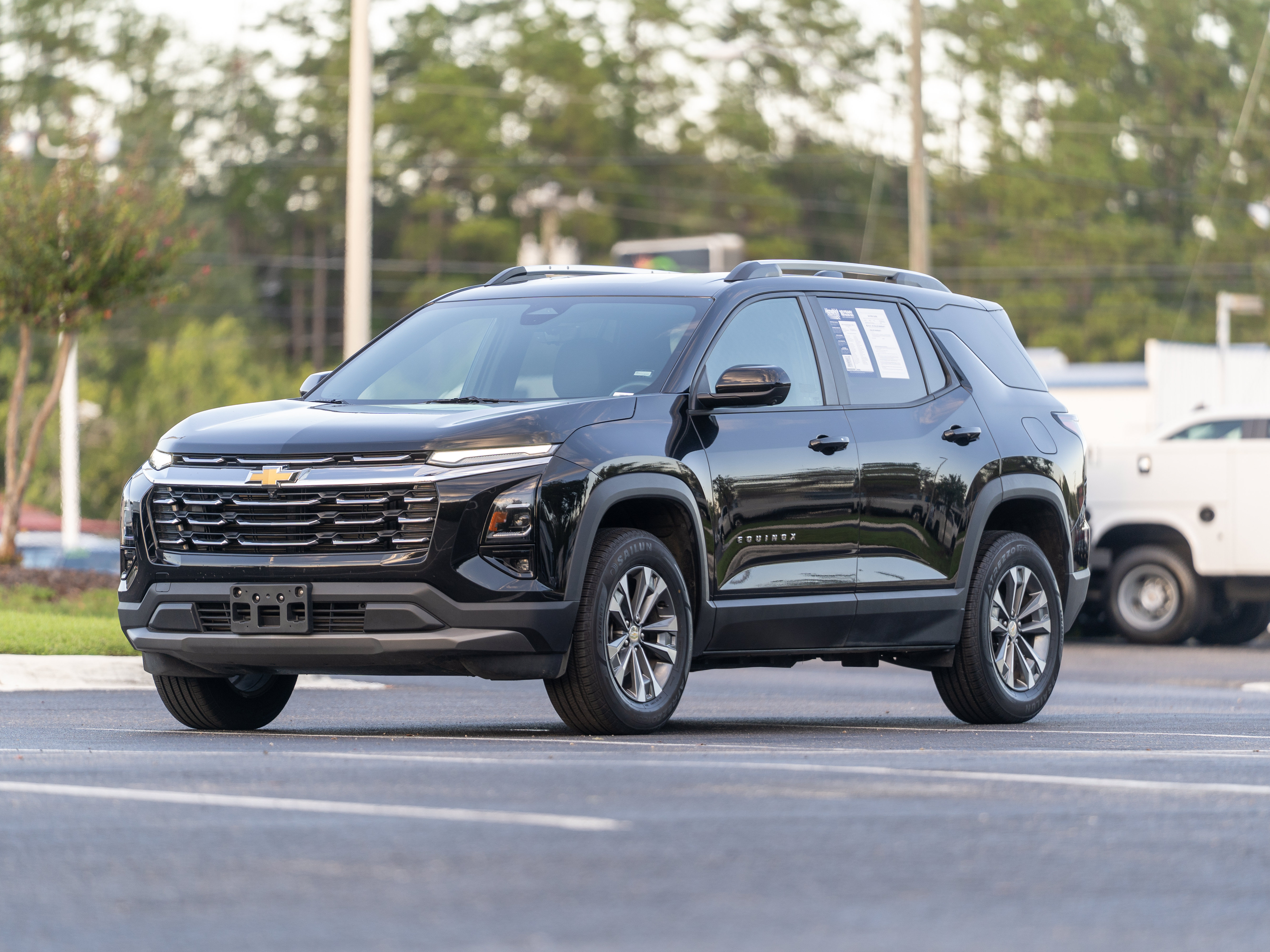 Used 2025 Chevrolet Equinox LT w/ Convenience Package II FWD image 36