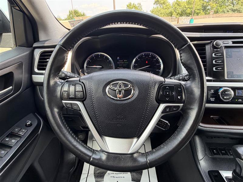 Used 2019 Toyota Highlander XLE AWD/4WD image 45