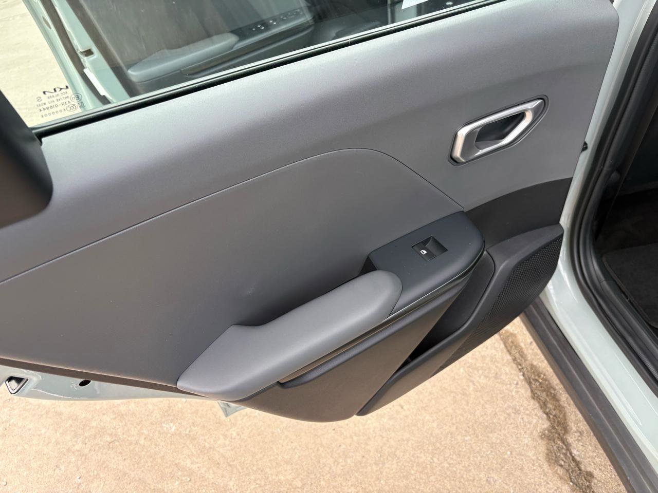 Used 2025 Kia K4 LXS FWD image 32