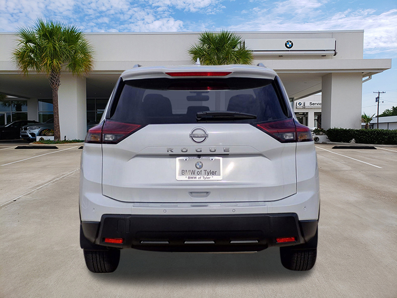 Used 2026 Nissan Rogue SV w/ SV Premium Package image 5